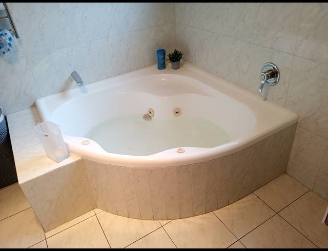4 BEDROOM FREEHOLD FOR SALE IN RYNSOORD